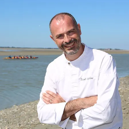 Hotell De La Marine 3*