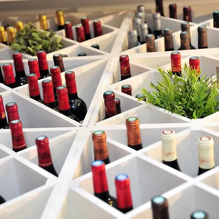 Hotell De La Marine 3*